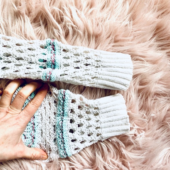 Beach Hooded Knitted Sweater - Picture 12 of 12